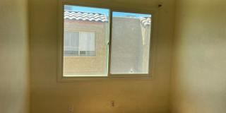 ***INCREDIBLE TOWNHOME with ALL appliances & water, sewer, trash INCLUDED! Gallery 5