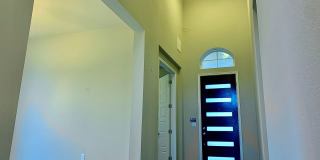 Gorgeous 5 bedroom home. Spacious and Elegant! Gallery 36