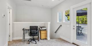 2242 Electric Lane Gallery 34