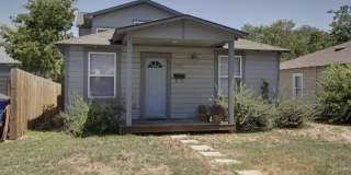 UT PRE LEASE: 2009 Remodeled 6 Bed / 3 Bath, Wood & Stained Concrete Floors, Custom High End Kitchen and Bathrooms, Just North of UT Gallery 29