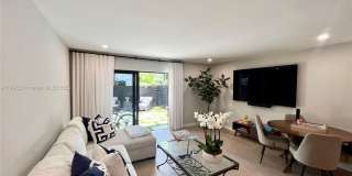 3220 W Trade Ave Gallery 1