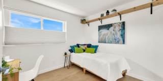 Darling Fully Furnished Condo Bathed in Natural Light Gallery 15