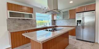 Nice single family home with gorgeous kitchen Gallery 1