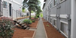 Crestwood Courts Gallery 5