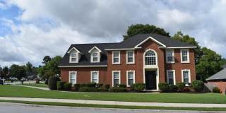 201 Bainbridge Drive Gallery 32