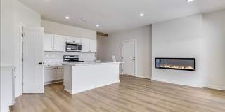 Beautiful Three Bedroom, Two Bathroom Gallery 4