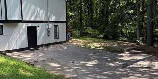 Room in 2 Bedroom Home at Wedgewood Dr Gallery 18