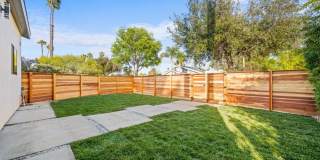 Charming 1BR Duplex in Woodland Hills Gallery 17