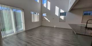 Gorgeous 4 Bedroom 3.5 bath with loft Gallery 13