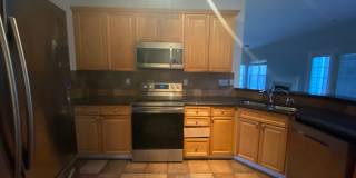 Room in 4 Bedroom Home at Hampton Pl Dr Gallery 13
