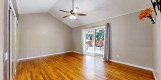 Stunning 3 bed/2 bath home available now Gallery 12