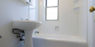 5957 W Madison St Gallery 20