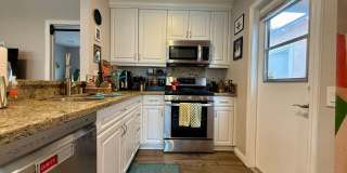 Modern Bungalow with W/D + A/C! Assigned Parking Included & 1 Garage Storage! Gallery 8