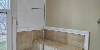 Highlands 1 Bedroom 1 Bath w/ Yard and Laundry! Gallery 63