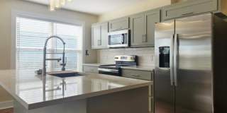 2529 E Admiral Pl - D Gallery 3