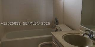 9351 FONTAINEBLEAU BL Gallery 6