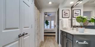 NEO at Midtown Apartments Gallery 16