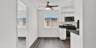 Sunset Square Gallery 13