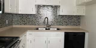 3301 Bull St Gallery 12