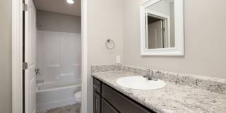 Spacious 3 Bedroom Duplex! Gallery 10