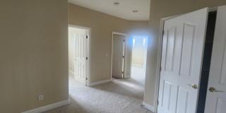 5 Bedroom Home Behind the Gate of Wisteria Place Gallery 16