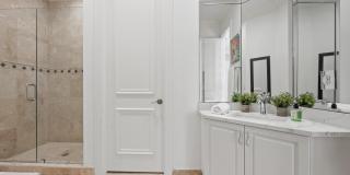 10771 Versailles Boulevard Gallery 26