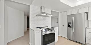 Amazing 2bed/1.5bath Condo Unit with Private Balcony in Meridian Park! Gallery 10