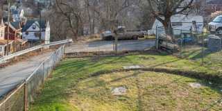Updated 4BR House with 2 full baths and yard! Gallery 8