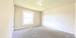 Updated 5 bedroom 2 bathroom home Gallery 17