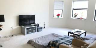 Spacious Brighton 2-bed with Heat/Hot Water and Parking Incl! Spacious Brighton 2-bed with Heat/Hot Water and Parking Incl! Gallery 1