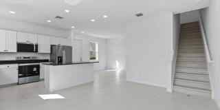 4404 Longwood Lake Square Gallery 29