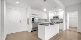 Massive 2/Bdrm 2/bath With Sizable Outdoor Terrace ! A+ Location & Amenities Gallery 15