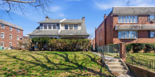 4123-00 TYSON Avenue unit: 2 Gallery 1