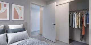 Luna Gallery 24
