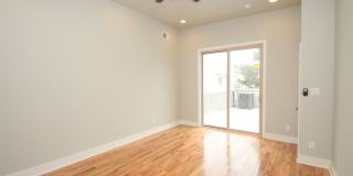 Large Point Breeze Home Gallery 9