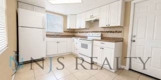 Gorgeous 3/2/1 1200 Sq. Ft. with fenced yard, all tile floors, custom baths and remodeled kitchen!! Gorgeous 3/2/1 1200 Sq. Ft. with fenced yard, all tile floors, custom baths and remodeled kitchen!! Gallery 6