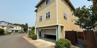 Beautifully Updated 3 Bed, 2.5 Bath Townhome in Monroe Gallery 5