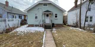 AVAILABLE JULY - 3 BEDROOM/1.5 BATHROOM HOME Gallery 34
