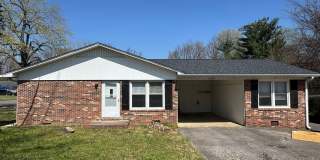 2 bed/ 1 bath duplex with Carport Gallery 1