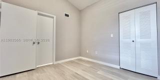 2811 N Oakland Forest Dr Gallery 24