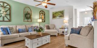 4 bedroom 2.5 bathroom home close to beaches, shopping, and Marine Corps Bases. Gallery 20