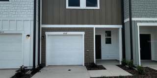 Charming 3BR Townhome in Zephyrhills Gallery 1