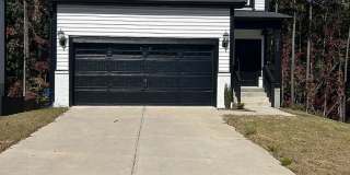 Room in 4 Bedroom Home at Collaboration Way Gallery 11