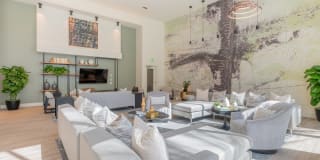 Essence Essence Gallery 39