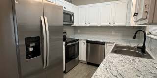 WEST Side Duplex for rent! Spacious 3 bed/2 bath duplex for rent! Move In Special- 1/2 off 2nd month's rent. Gallery 9