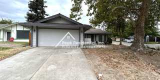 Beautiful 3 bedroom 2 bathroom house with 2 Car Garage! Gallery 1