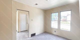 1940 Becker St Gallery 4