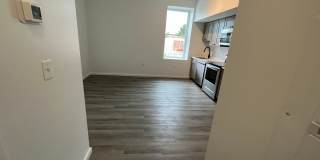 725 W Pratt Gallery 19