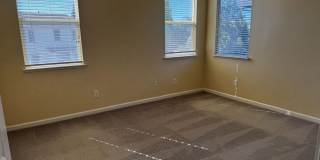 Beautiful and spacious 4 bedroom/ 2.5 bathroom home Gallery 18