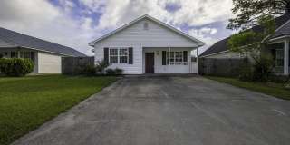 3BR Home Near N. Marine Blvd with Fenced Backyard Gallery 1